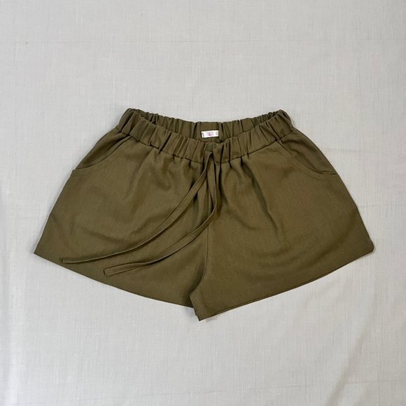 Women's Linen Shorts - Picture 4 of 13